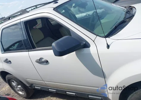 2012 Ford Escape Xlt z USA, uszkodzony, nr VIN 1FMCU9D73CKC27135